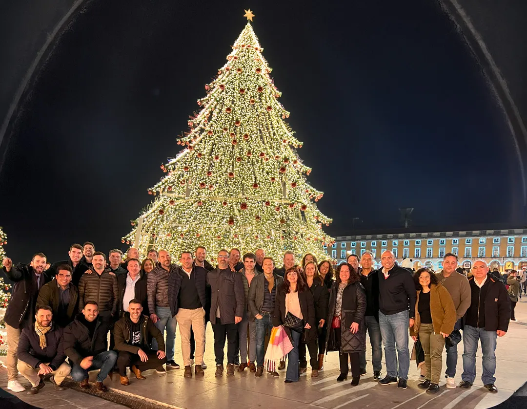 Equipo de Tork en la Plaza del Comercio de Lisboa